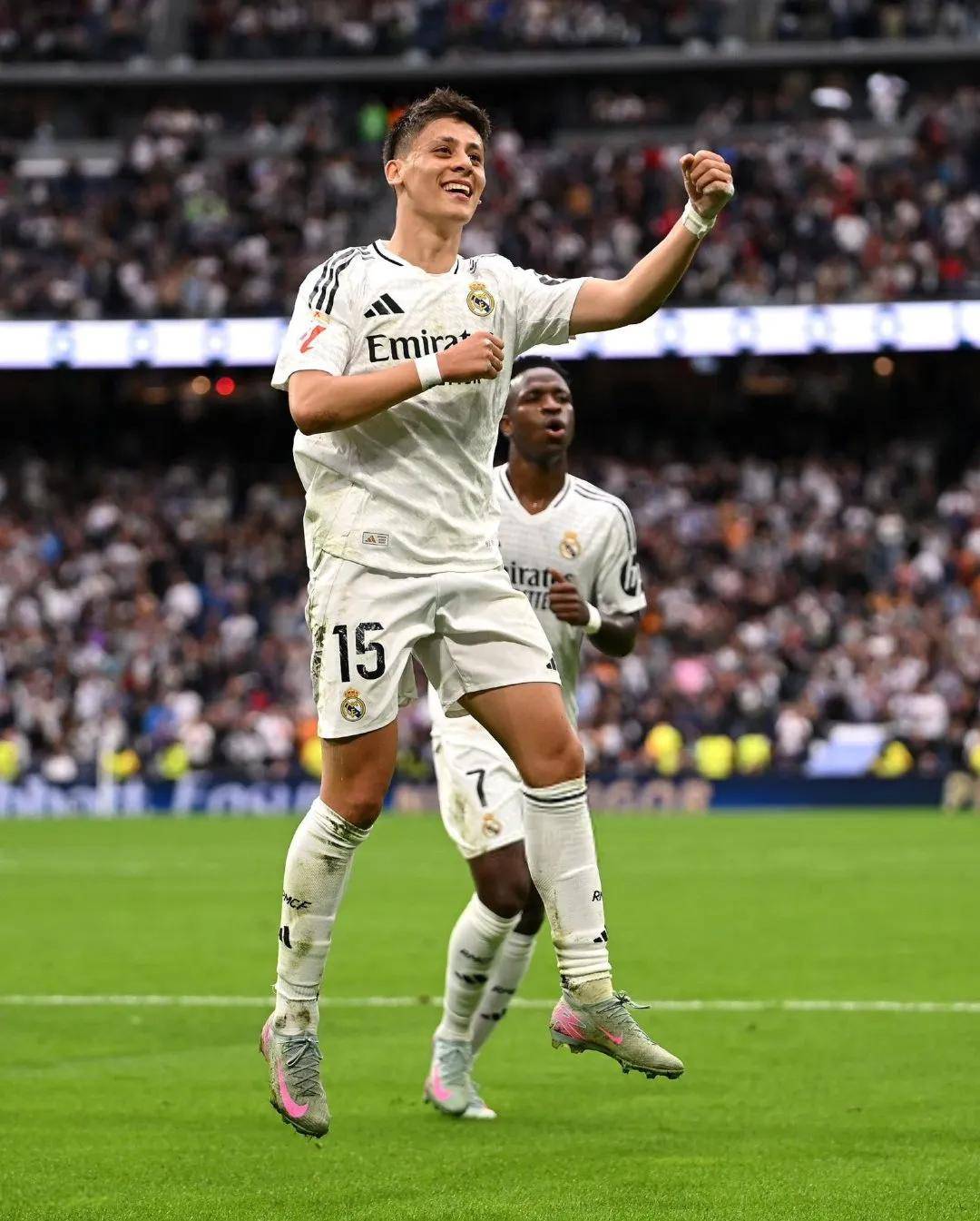 西甲争冠形势紧张，姆巴佩梅开二度，皇马落后巴萨4分！